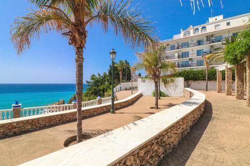 Capistrano Village B, 1 Bedroom + Free Wi-Fi Nerja Exterior photo