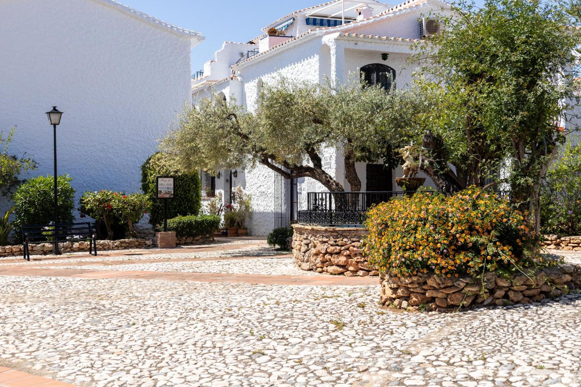 Capistrano Village B, 1 Bedroom + Free Wi-Fi Nerja Exterior photo
