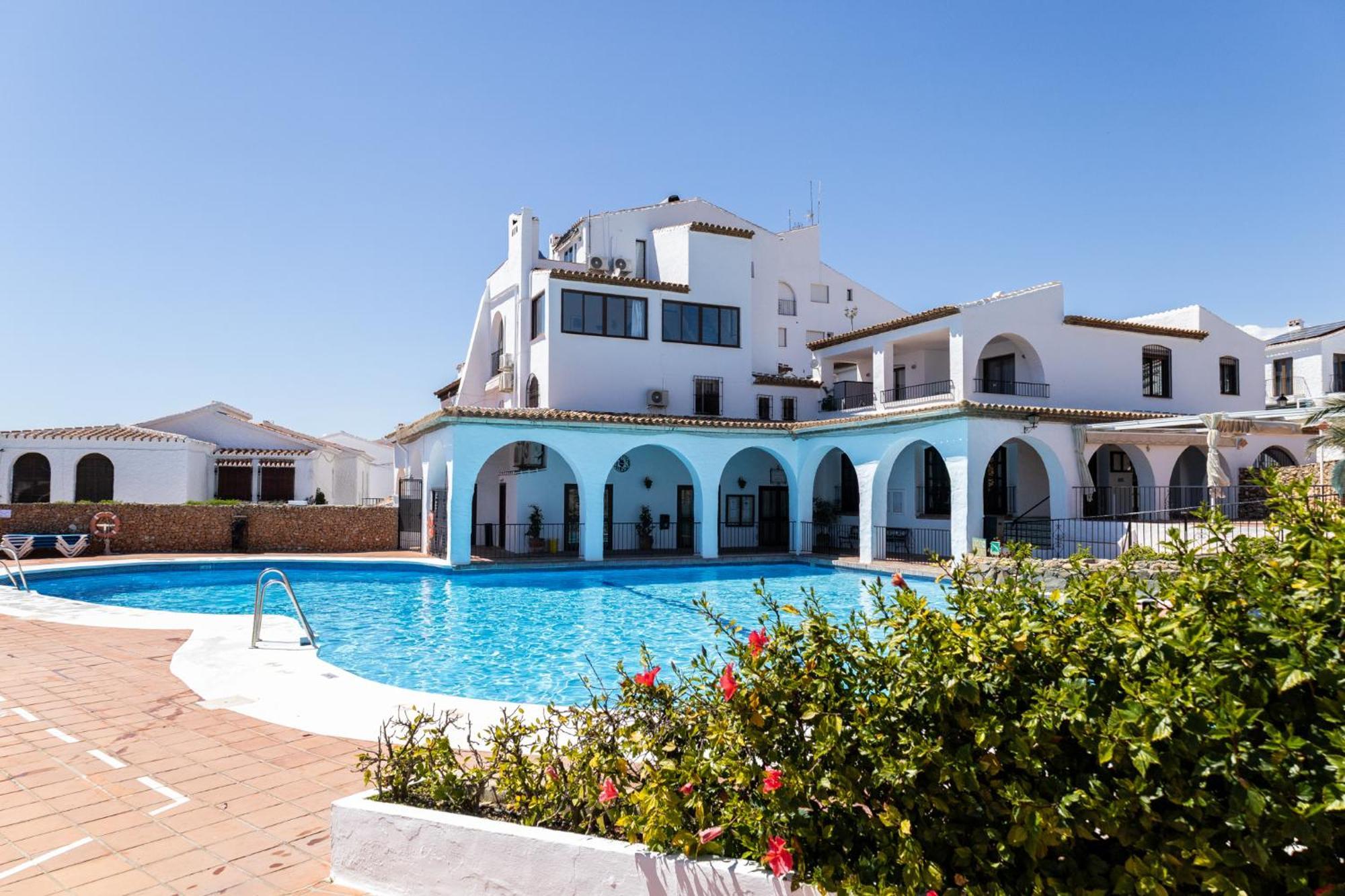 Capistrano Village B, 1 Bedroom + Free Wi-Fi Nerja Exterior photo