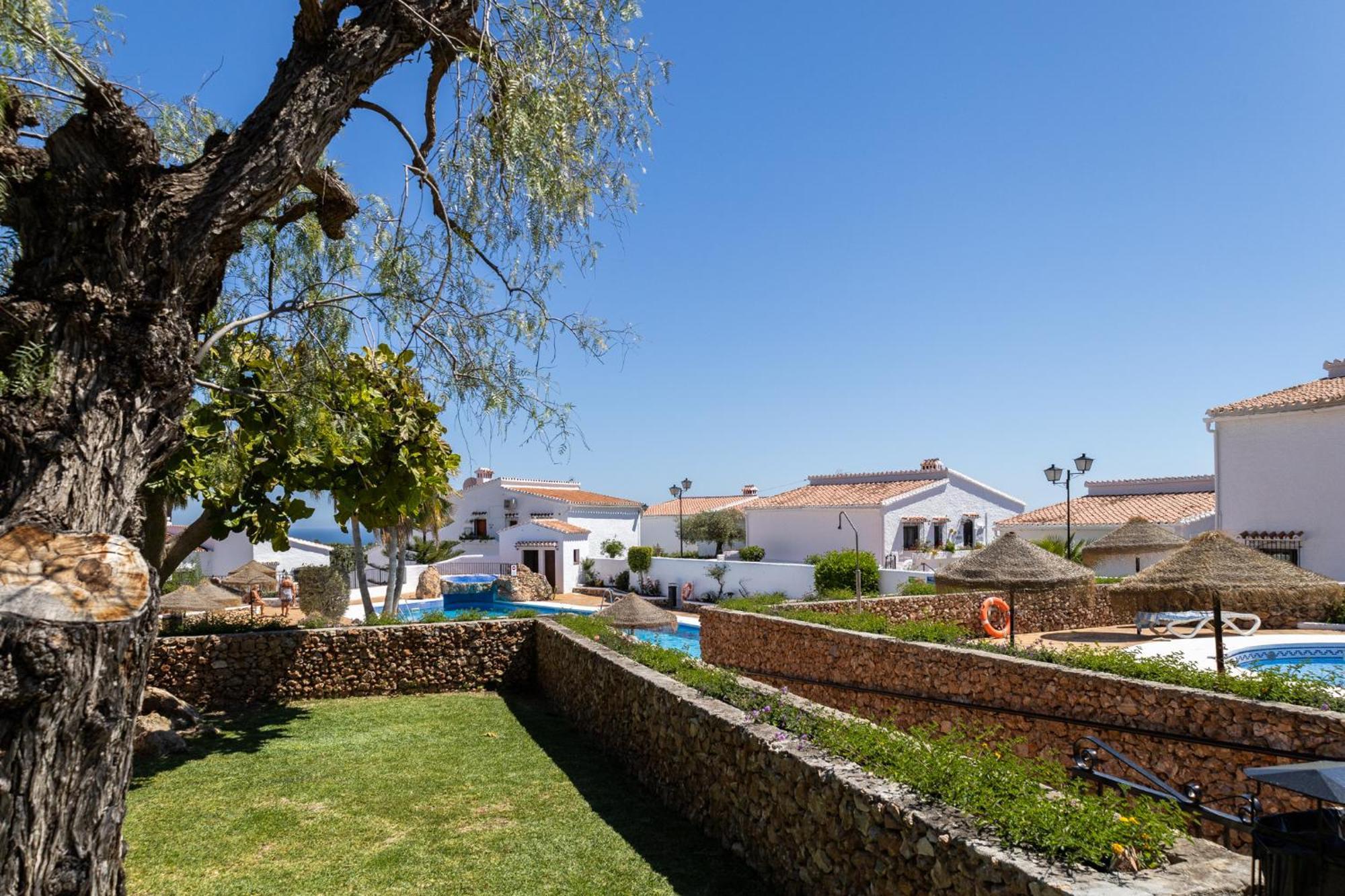 Capistrano Village B, 1 Bedroom + Free Wi-Fi Nerja Exterior photo
