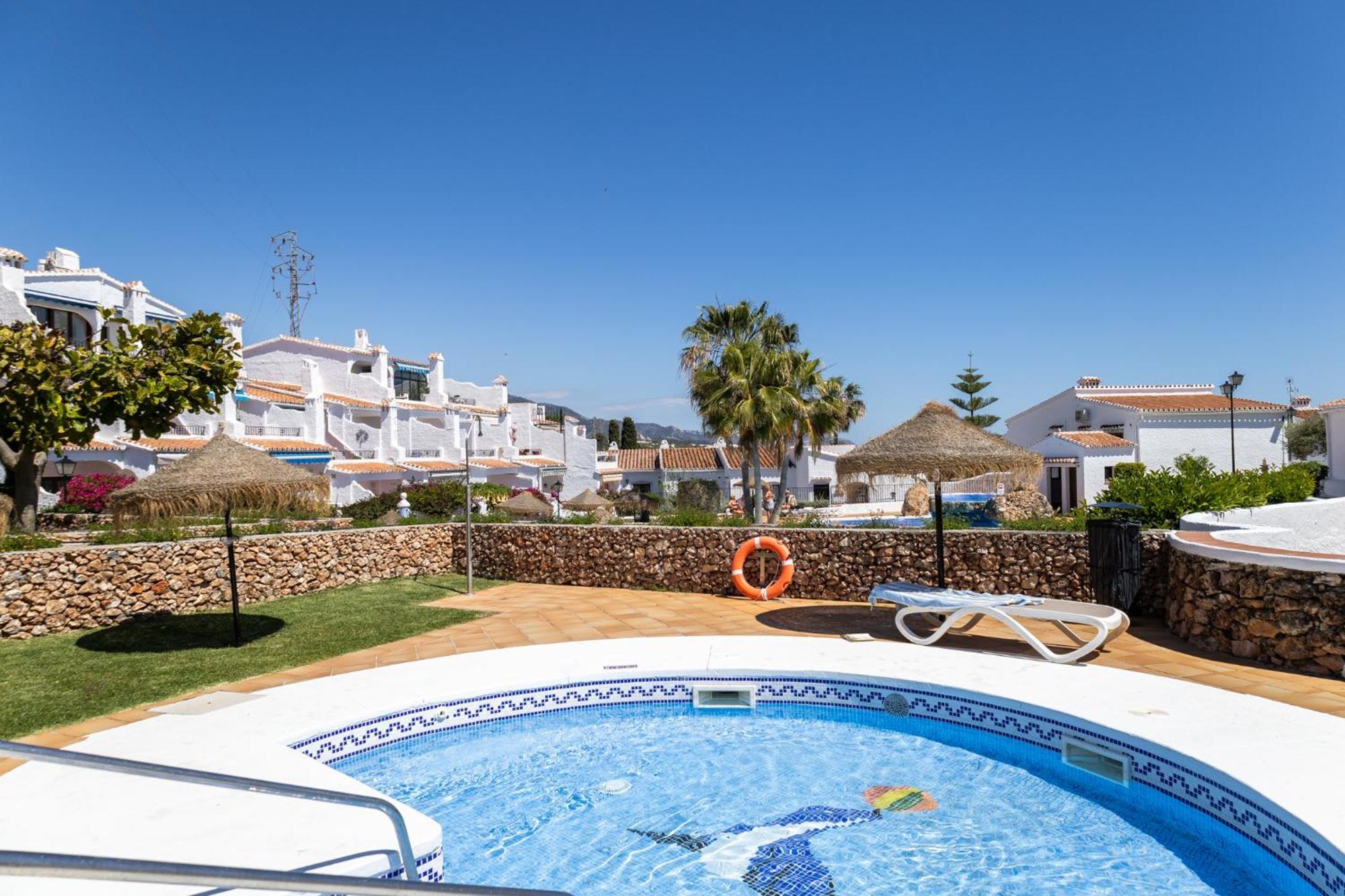 Capistrano Village B, 1 Bedroom + Free Wi-Fi Nerja Exterior photo