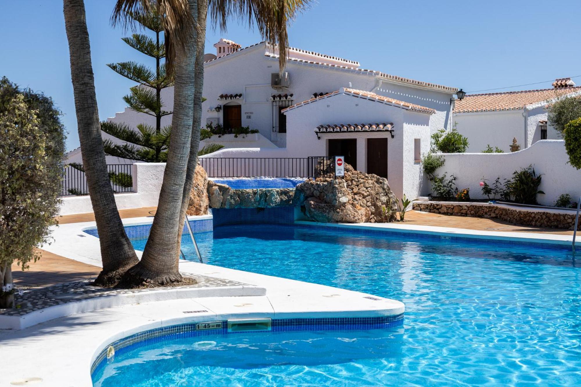 Capistrano Village B, 1 Bedroom + Free Wi-Fi Nerja Exterior photo