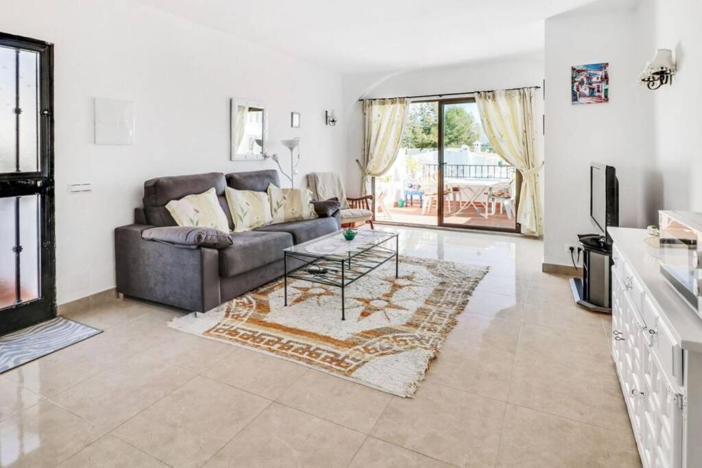 Capistrano Village B, 1 Bedroom + Free Wi-Fi Nerja Exterior photo